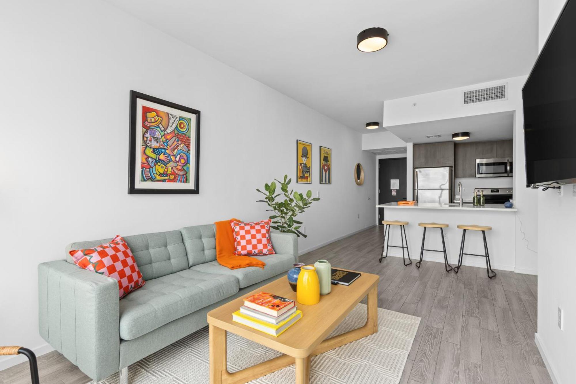 Stunning 2bd 2ba High-rise In Downtown With Amazing Views Apartment *